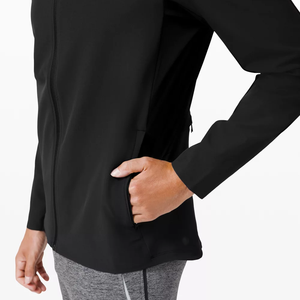 แจ็กเก็ตกันลมผ้าใบมีฮู้ดใส่ได้ทั้งชายและหญิงกันน้ำน้ำหนักเบาใส่ได้ทุกเพศโลโก้ด้านหน้า - Product Image 3