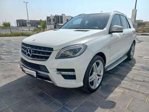 Sedán R21 V6 2022, Gasolina, Aspiración Natural, Tracción en las Cuatro Ruedas, Asientos de Cuero, Interior Oscuro, Control de Crucero Adaptativo, Techo Solar Automático, Volante a la Izquierda - Product Image 2