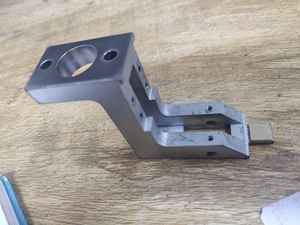 ชิ้นส่วนเครื่องจักรกลซีเอ็นซีสำหรับอุปกรณ์อุตสาหกรรมประเภทเจาะและเจาะสเตนเลสสตีลทำจากทองเหลือง - Product Image 4