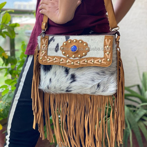 Bolso de mano de piel de vaca, bandolera única - Product Image 1