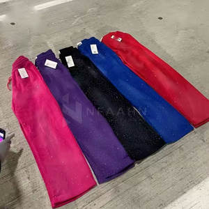 Pantalon décontracté à texture douce pour hommes avec un design minimaliste idéal pour des tenues quotidiennes simples et propres - Product Image 5