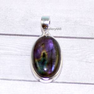 Pendentif en Labradorite violette naturelle plaqué or 925 en argent vintage fait à la main avec réglage de lunette pour fiançailles - Product Image 5