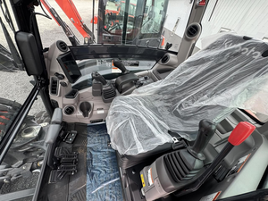 Excavatrice compacte Kubota KX040-5 |   Mini-pelleuse de 4 tonnes avec lame hydraulique orientable 6-en-1 |   Excavatrice sur chenilles diesel de niveau 4 - Product Image 3