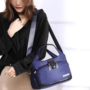 Bolso Mensajero Ligero Estilo Vintage Wayfarer con Logotipo Personalizado, Patrón Geométrico y Decoración de Estilo Nacional - Product Image 6
