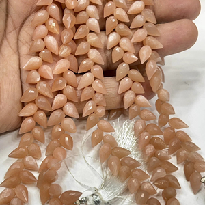 หินมูนสโตนพีชธรรมชาติ AAA ทรงหยดน้ำเจียระไนแบบบริโอเลต ร้อยเป็นเส้น 8 นิ้ว ขนาดประมาณ 6x9 มม. - Product Image 1