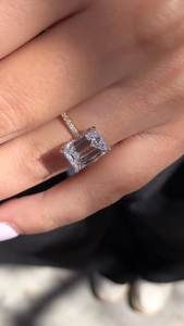 Anillo de compromiso de Plata de Ley 925, corte esmeralda, racimo de diamantes cultivados en laboratorio, estilo de moda, anillo de diamante libre de conflictos certificado IGI - Product Image 2