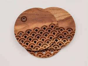 Dessous de verre en bois et résine pour design multicolore forme ronde support de sous-verres de tasse à thé fait main à prix raisonnable - Product Image 3