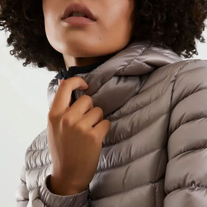 Vente en gros de manteaux bouffants rembourrés courts d'hiver pour femmes, vestes, vêtements d'extérieur, rembourrage épais, capuche bouffante imprimée, matériau de remplissage en coton - Product Image 6