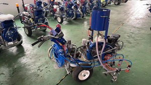 <span class=keywords><strong>Machine</strong></span> de marquage routier à pulvérisation à froid hydraulique à déconnexion automatique LP-700 avec distributeur de billes de verre - Product Image 4