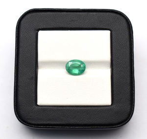 Joyería fina zambiana Natural Esmeralda de la mejor calidad con piedra calibrada de piedra facetada verde de corte ovalado certificado - Product Image 1