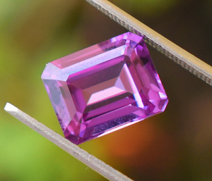 Lab Alexandrite Octagon Cut Piedra preciosa suelta para joyería 14X12mm a 20X15mm Tamaños Corte facetado Alexandrite - Product Image 1