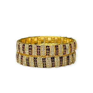 กำไลข้อมือลายเรขาคณิตสุดฮิต ชุบทอง ประดับมุกและงานฝังพลอย เหมาะสำหรับงานแต่งงานและงานปาร์ตี้ เครื่องประดับคุณภาพพรีเมียม - Product Image 2