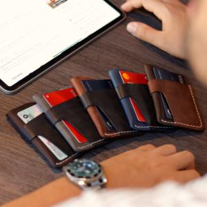 Tarjetero de cuero hecho a mano minimalista, diseño de negocios elegante y delgado para uso diario, múltiples opciones de color para tarjetas de crédito de identificación - Product Image 6