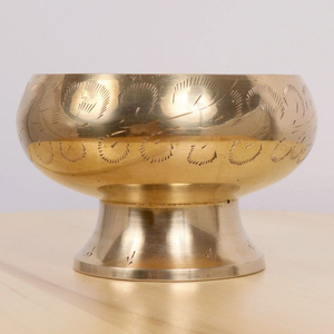 ชามทองเหลืองกลมเล็กทำด้วยมือทองเหลืองแข็งแรงเหมาะสำหรับโต๊ะอาหารที่บ้านการเสิร์ฟอาหารและผลไม้เหมาะสำหรับข้อเสนอขายส่ง - Product Image 2