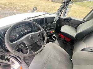 Camión de cabina diurna International LT625 2019 económico para largas distancias en venta - Product Image 3