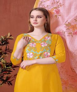 NOUVEL ARRIVÉ RAYON SÉQUENCE BRODERIE TRAVAIL TOP BAS DUPATTA FESTIVE WEAR PRIX DE GROS VÊTEMENT ETHNIQUE LAVANDE INDIEN WEAR - Product Image 3