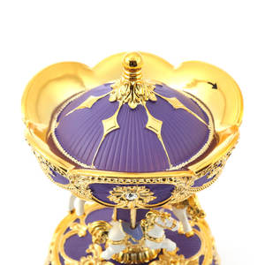 Globe à neige musical en résine Xinlin pour la décoration des fêtes et les cadeaux, style artificiel - Product Image 4