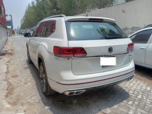 Volkswagen Teramont 2022 USADO con Volante a la Izquierda/Derecha - Product Image 3