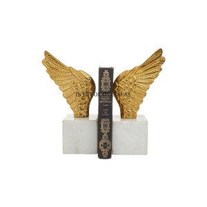 Diseñador de alas chapadas en oro de alta calidad con detalles intrincados y Base de forma cuadrada de mármol blanco Decoración de escritorios para el hogar y la Oficina - Product Image 1