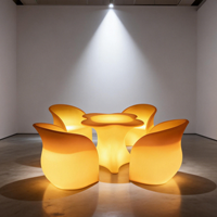 Tables et chaises LED haut de gamme en gros, mobilier de fête lumineux sans fil, table et chaise en forme de fleur de prunier pour location événementielle
