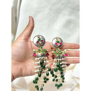 Pendientes Anokhi Mayur con Perlas y Aventurina Verde en Forma de Cascada, Plata 92.5, Joyería Cultural Coleccionable - Product Image 2