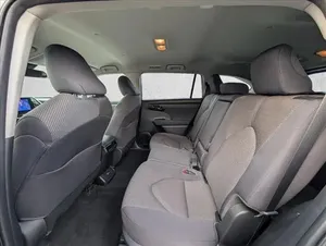 2023 Toyota Highlander LE - Product Image 6