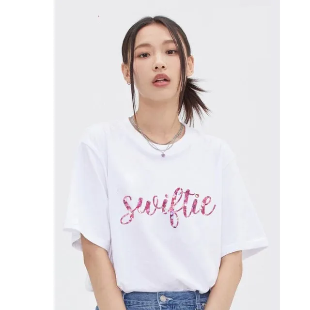 Versandfertige T-Shirts Damen individuelle Kleidung Pailletten Swifty-Patches Kleider Fächer Kleidung zu verkaufen von Exporteurs