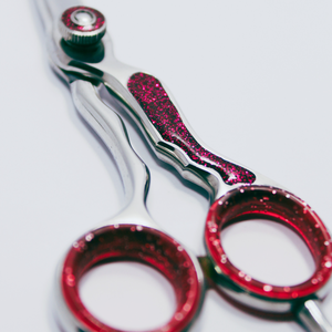 กรรไกรตัดผมคาร์บอนสูงขัดเงาพร้อมสีที่ปรับแต่งได้และการออกแบบสไตล์ที่เป็นเอกลักษณ์เพื่อความงามและการดูแลส่วนบุคคล - Product Image 4