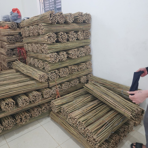 Poteaux en bambou traités thermiquement pour résister aux intempéries extérieures - Product Image 6