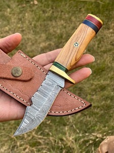Cuchillo de Desollar Forjado con Diseño de Damasco y Patrón Trenzado, con Mango de Madera de Olivo, Cuchillo de Hoja Fija Personalizable OEM - Product Image 6