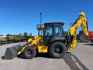 Chargeuse compacte 4x4 New Holland B75D avec cabine climatisée et pelle télescopique, équipée d'un vérin hydraulique Huade, à vendre - Product Image 4