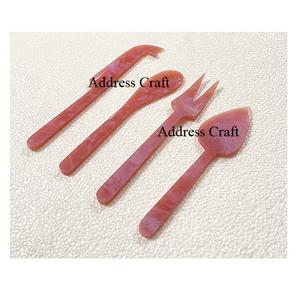 Qualité supérieure Couleur personnalisée Résine Résine Fromage Ensemble Décor De Table Couverts Épandeur Couteau À Fromage Fourchette Blanc Tourbillon Résine Ustensiles De Cuisine - Product Image 4