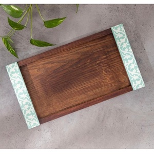 Bandeja de Servicio Personalizada Ecológica de Madera y Resina para Café, Comida y Desayuno, con Asa de Metal para Uso en el Hogar y Restaurantes - Product Image 6
