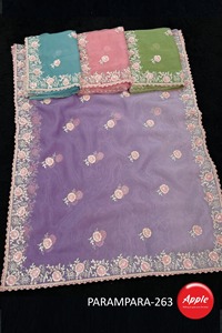 Tissu en soie de style traditionnel Parampara Gold Crush Beaded Elegance brodé de perles - Product Image 3