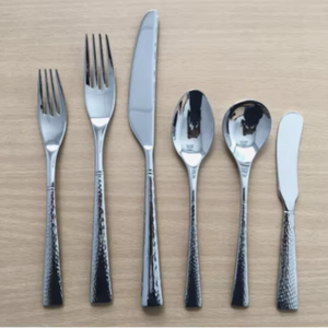 Ensemble de couverts en acier inoxydable avec manche martelé unique, cuillère et fourchette argentées, pour les fêtes - Product Image 1
