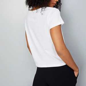 เสื้อยืดคอกลมผ้าโพลีเอสเตอร์ระบายอากาศสำหรับผู้หญิง - Product Image 3