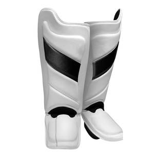 Espinilleras de Kickboxing Profesionales de Alta Calidad, Hechas de Cuero, en Venta - Product Image 1
