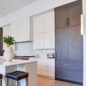 Gabinetes <span class=keywords><strong>de</strong></span> Cocina Modernos <span class=keywords><strong>de</strong></span> Diseño Personalizado en Roble Blanco Mate Orgánico con Acabado Cálido - Product Image 5