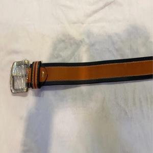 Cinturón informal de cuero genuino para hombre, correa hecha a mano de doble color, de alta calidad, con costuras de diseñador y hebilla de metal pesado - Product Image 2