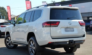 TOYOTA LANDCRUISER SAHARA RHD 2023 - Product Image 3