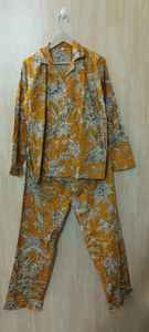 Veste en velours doux en coton indien, style bohème hippie unisexe, broderie Suzani faite à la main, vêtements de fête pour femmes, pour le printemps et l'automne - Product Image 3