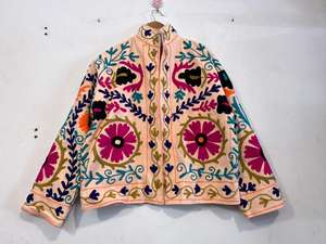 Veste Suzani brodée à la main, broderie florale, manteau d'hiver unisexe, style bohème hippie, vêtement extérieur en coton brodé - Product Image 3