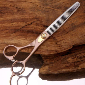 Ciseaux amincissants de toilettage pour chiens, idéaux pour mélanger et finir avec des cheveux d'apparence naturelle. - Product Image 4