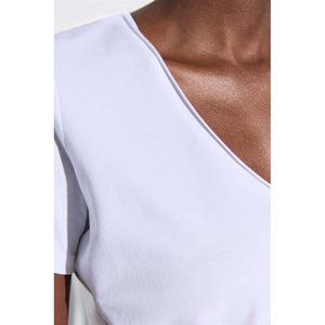 T-shirt basique à col en V et manches courtes - Product Image 4