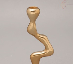 เชิงเทียนโลหะหรูหราสำหรับตกแต่งโต๊ะ ใช้ในช่วงรอมฎอน สีและโลโก้ปรับแต่งได้ จัดส่งรวดเร็ว ออกแบบมาเพื่อการสั่งซื้อจำนวนมากเพื่อการส่งออก - Product Image 4