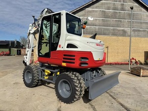 Excavadora de cadenas Takeuchi TB295W 2022 confiable con motor, caja de cambios y bomba Koop para proyectos de carreteras y movimiento de tierras - Product Image 5