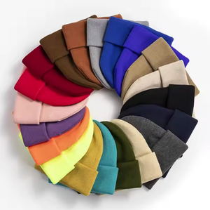 Bonnet d'hiver unisexe de haute qualité Logo personnalisé Patch en cuir brodé en gros Bonnet en tricot de couleur chinée Toque avec logo tissé - Product Image 3