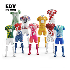 Camiseta de fútbol para torneo deportivo con diseño de sublimación personalizado e impresión de logotipo - Product Image 6