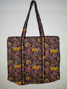 Bolsa Acolchada Estampada a Mano, Bolsos de Mano de Algodón Acolchado, Bolsa de Mano Sostenible de Algodón Estampado a Mano de la India - Product Image 3