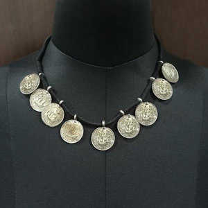 Jeweljunk 1106634 Collar llamativo chapado en rodio Estilo gargantilla de moda - Product Image 1